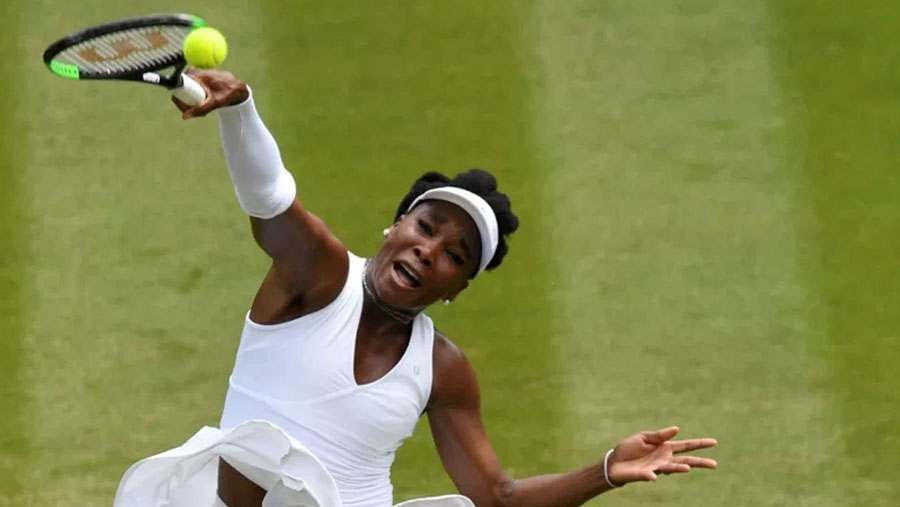 Venus beaten in Wimbledon third round