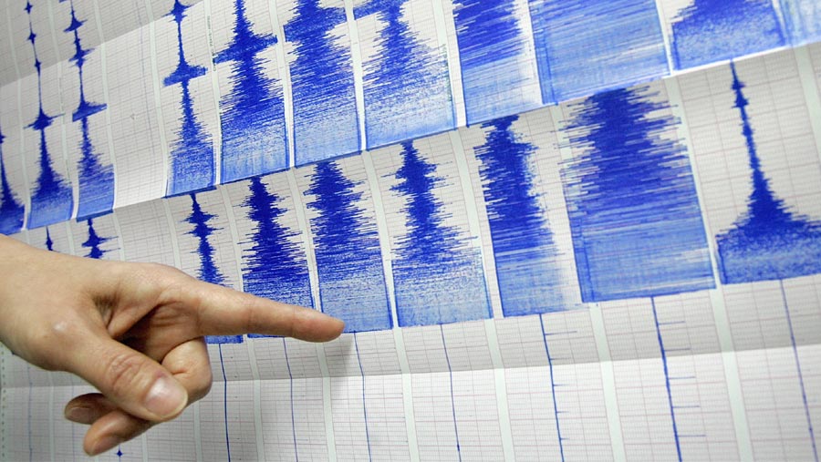 Deadly quake hits Indonesia tourist spot