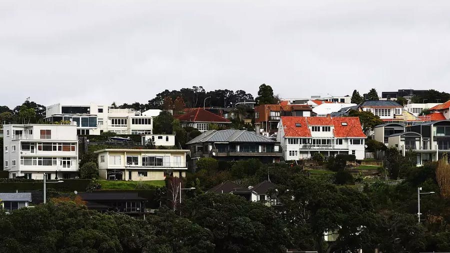 NZ bans sale of homes to foreign buyers