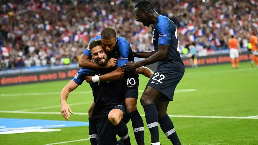 Mbappe & Giroud seal victory for France