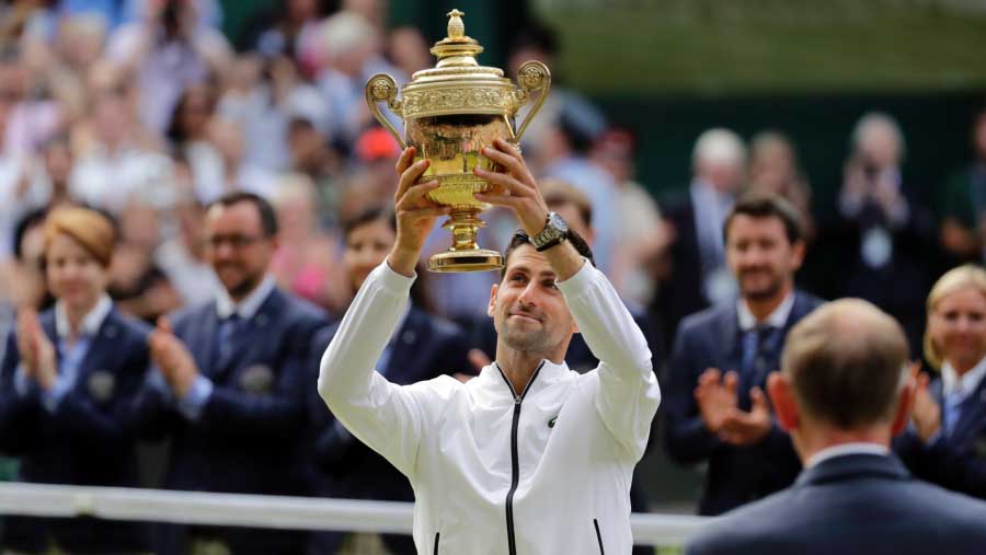 Djokovic beats Federer in Wimbledon epic