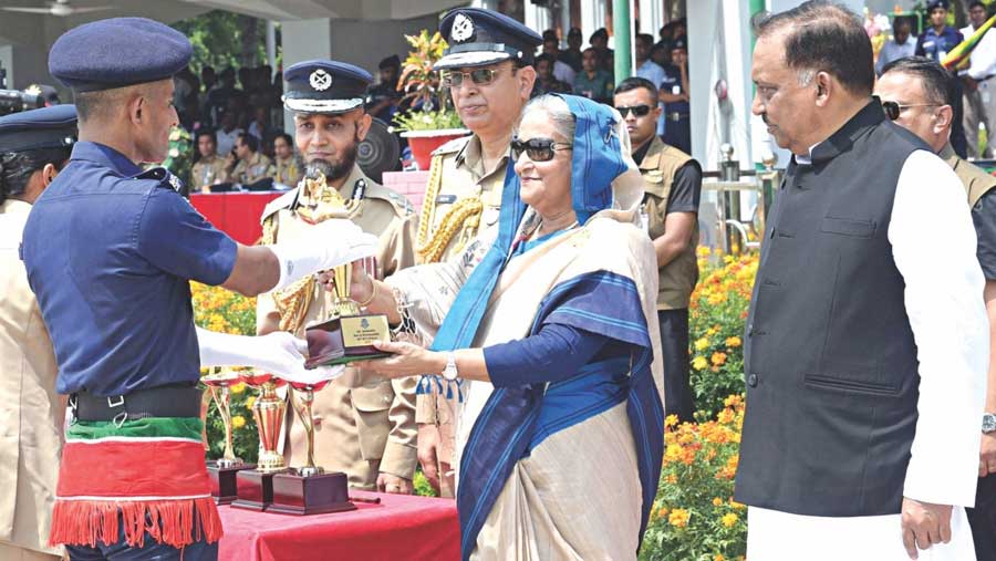 PM asks police to be friend of people