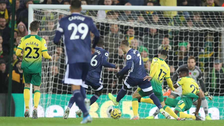 Watford finally win after sinking Norwich 2-0