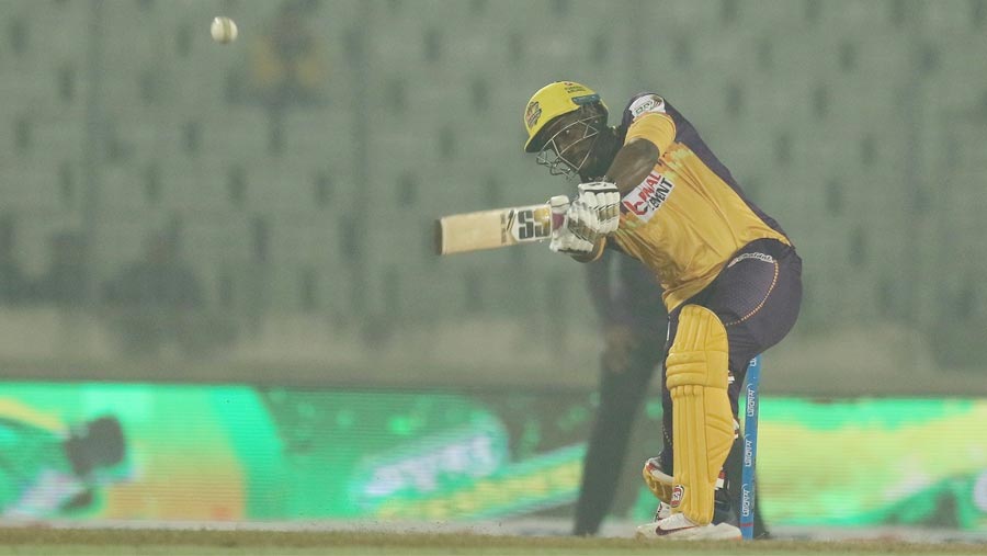 Andre Russell guides Royals to BPL final