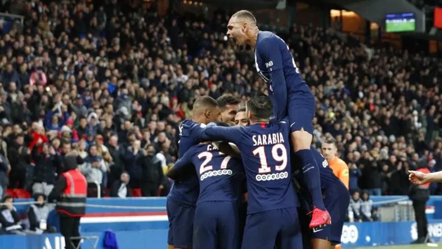 PSG into French Cup semi-finals