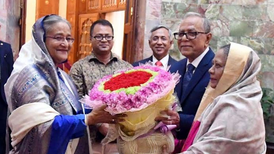 PM calls on President at Bangabhaban