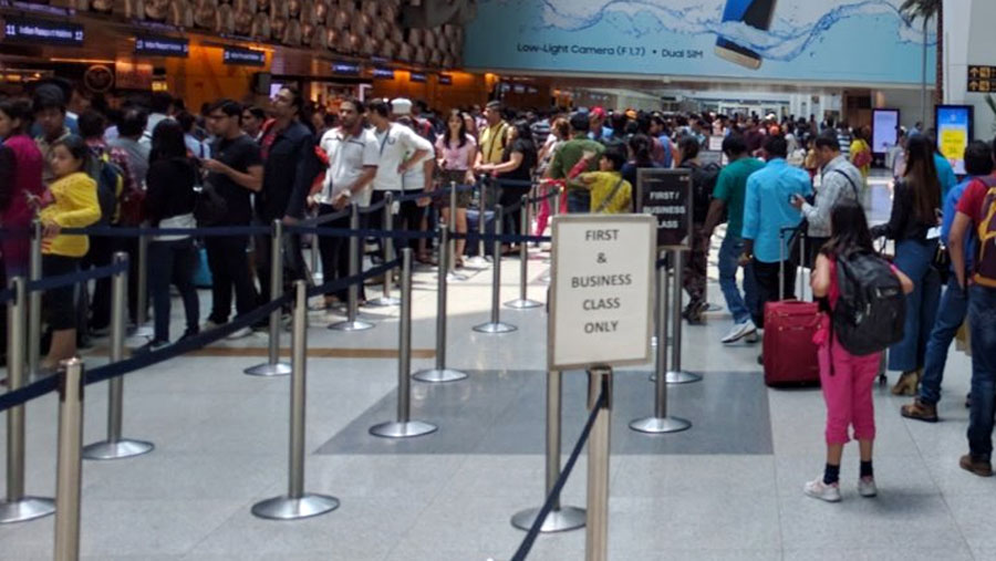India suspends travel visas till Apr 15