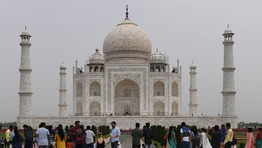 India shuts down Taj Mahal amid coronavirus fears