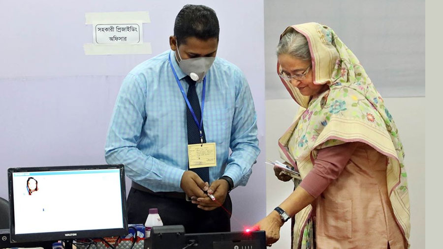 PM casts vote in JS by-polls at City College centre