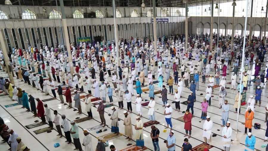 Eid congregations in mosques only, not open spaces