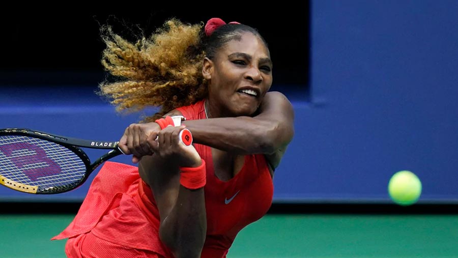 Serena wins in straight sets at US Open