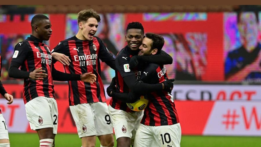 Milan beat Torino to reach Italian Cup quarters
