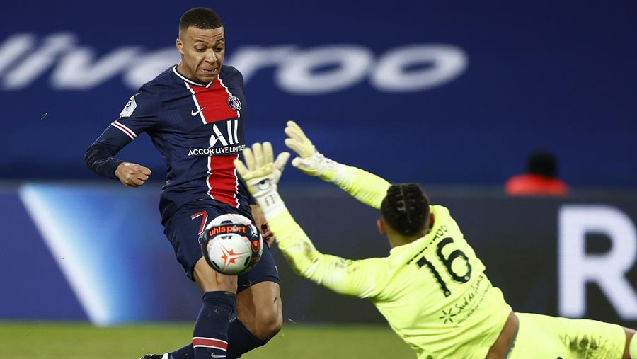 PSG thrash Montpellier to open 3-point lead