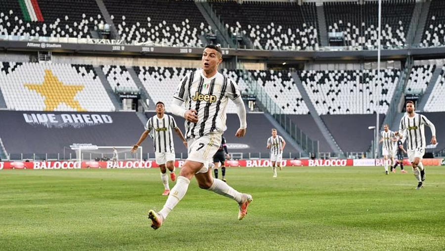 Juventus beat Napoli 2-1 in Serie A