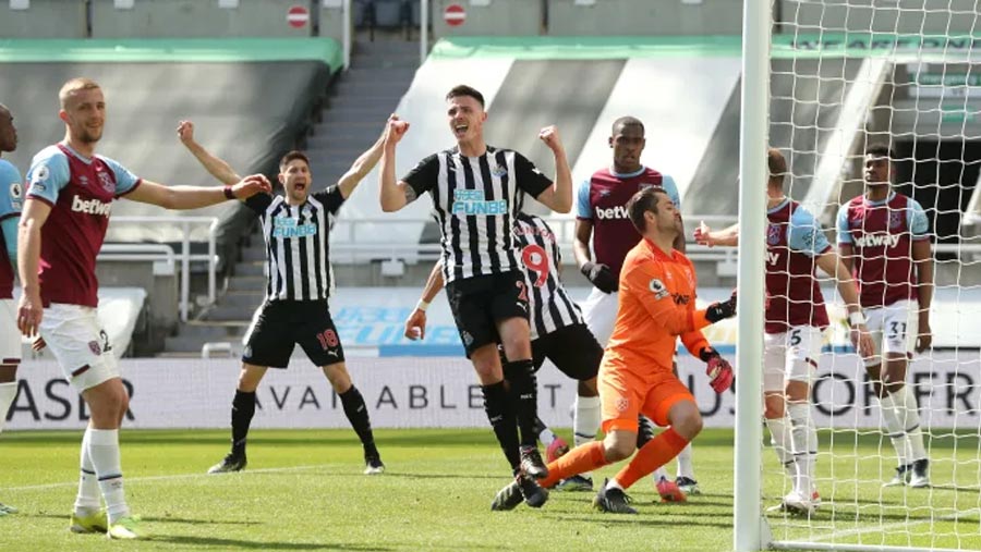 Newcastle beat West Ham with late winner