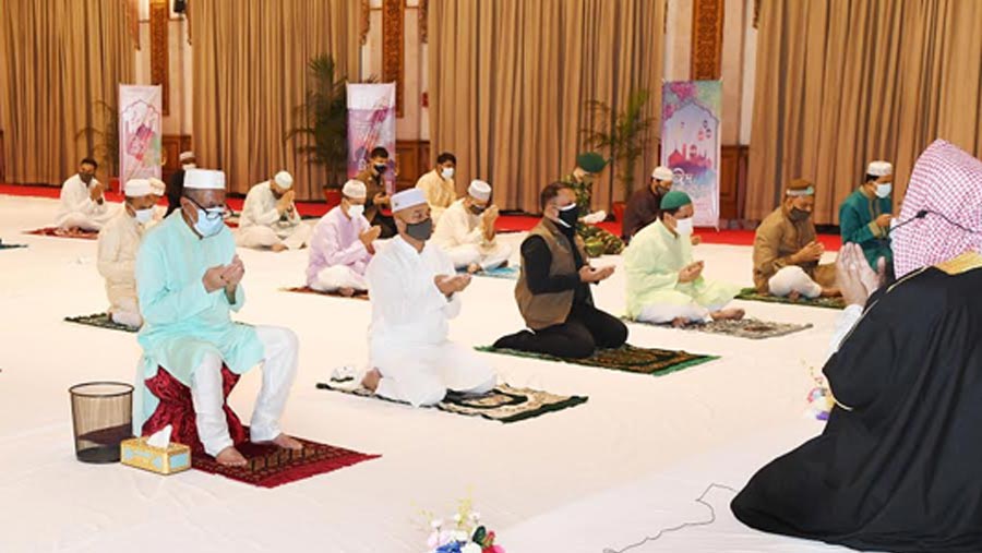 President offers Eid prayers at Bangabhaban Durbar Hall