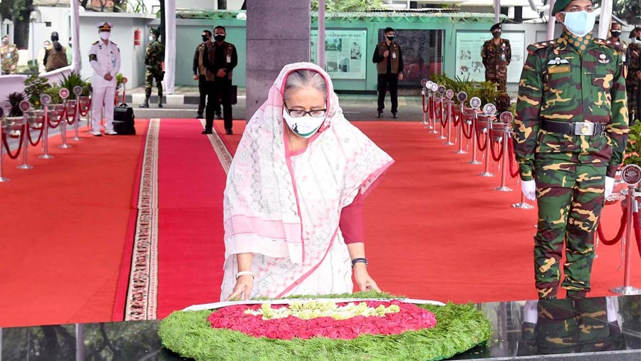 PM pays homage to Bangabandhu on Awami League founding anniversary