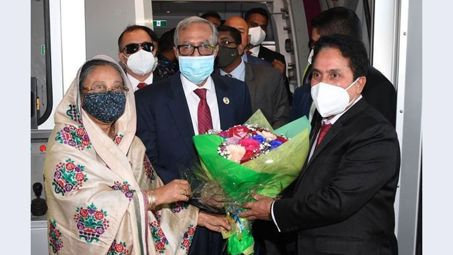President reaches Berlin for health checkup