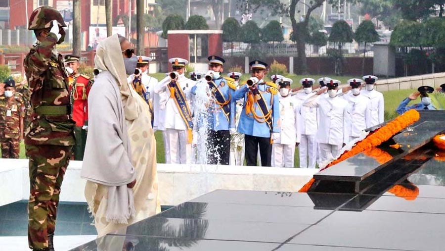 PM pays tributes to armed forces martyrs