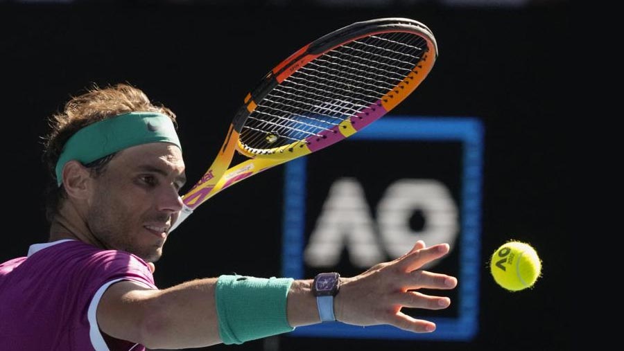 Nadal reaches Australian Open quarterfinals