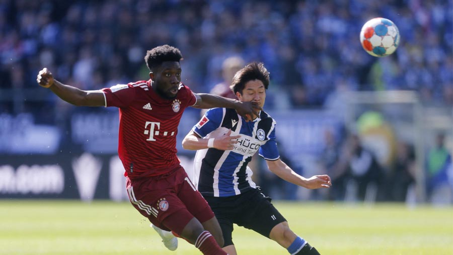 Bayern win to close in on Bundesliga title