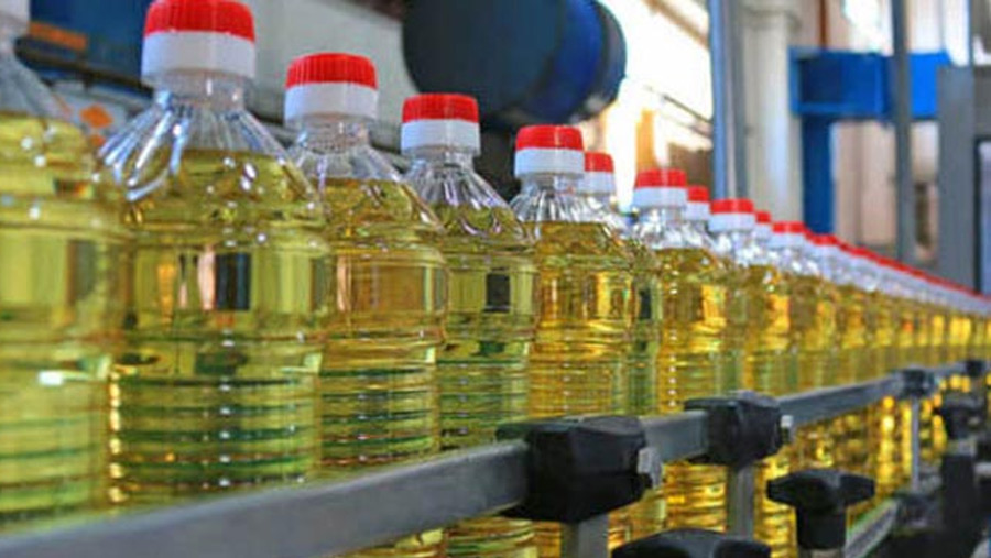 Bottled per litre soybean oil price reduced by Tk 14