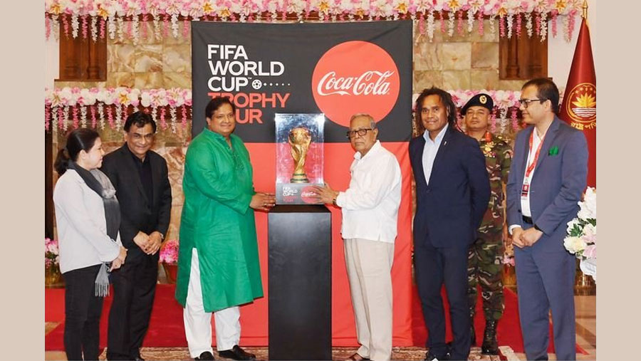 President witnesses FIFA World Cup Trophy at Bangabhaban