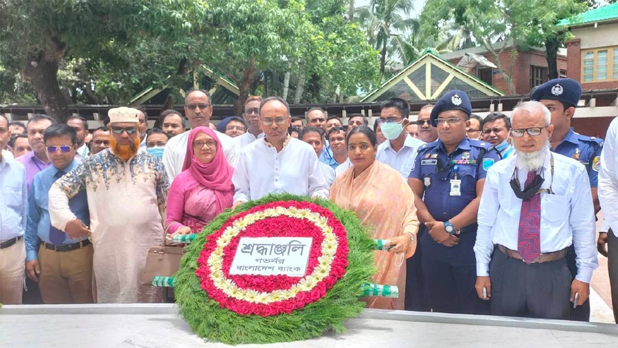 BB new Governor pays tribute to Bangabandhu at Tungipara
