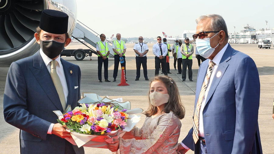 Bangladesh rolls out red carpet to welcome Brunei Sultan