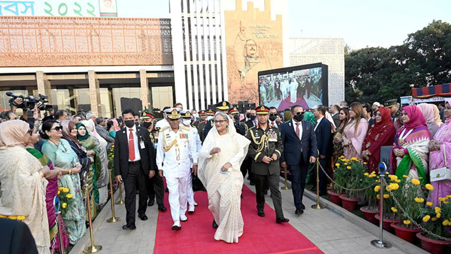 Bangladesh must move ahead overcoming global crisis: PM