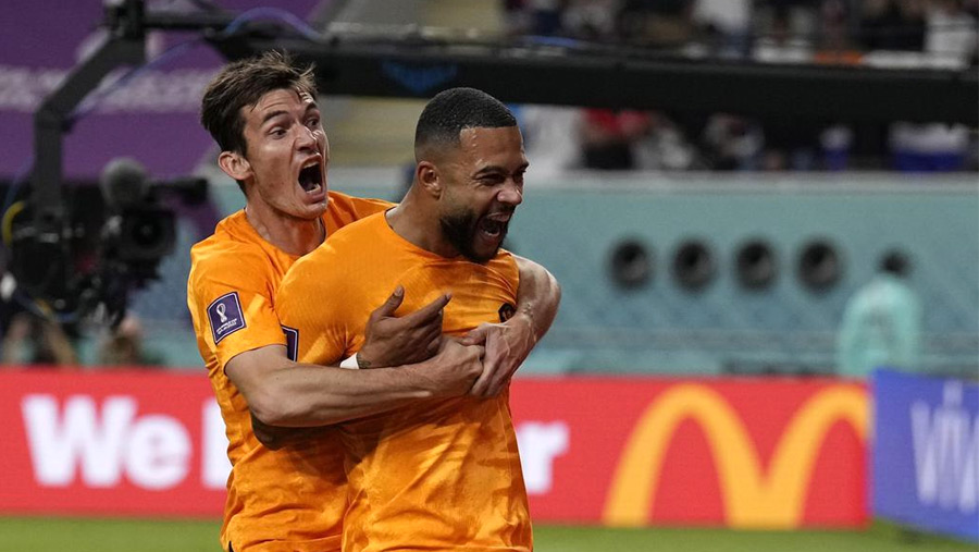 Netherlands into quarters as USA downed