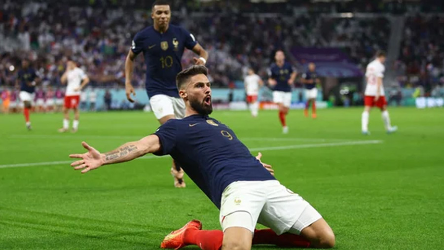 Giroud and Mbappe fire France into quarters
