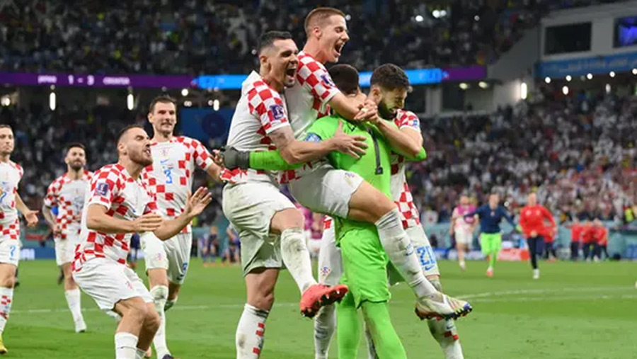Croatia reach WC quarters with shoot-out victory over Japan