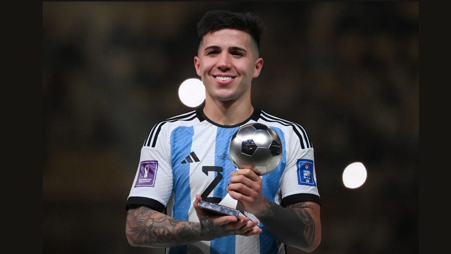 Enzo Fernandez wins WC Young Player Award