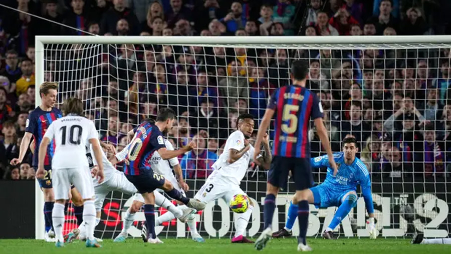 Barca snatch dramatic El Clasico win over Real