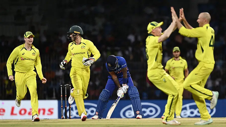Australia beat India to go top of ODI rankings