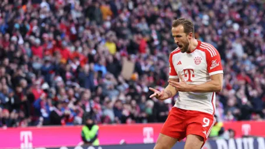 Kane breaks Bundesliga goals record in Bayern win