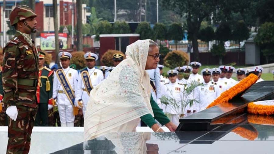 PM pays rich tributes to armed forces martyrs