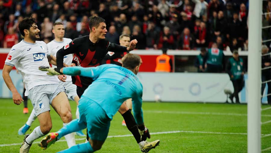 Leverkusen extend unbeaten run