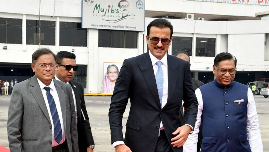 Qatar Amir leaves Dhaka