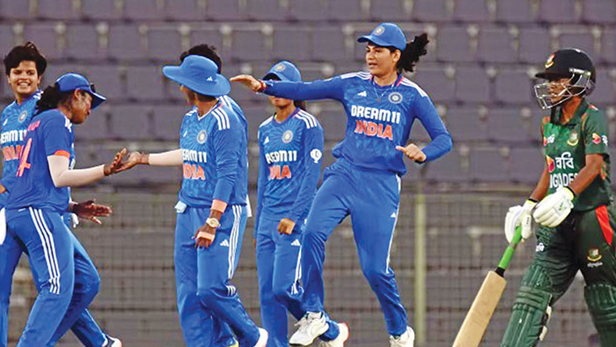 India clinch T20I series against Tigresses