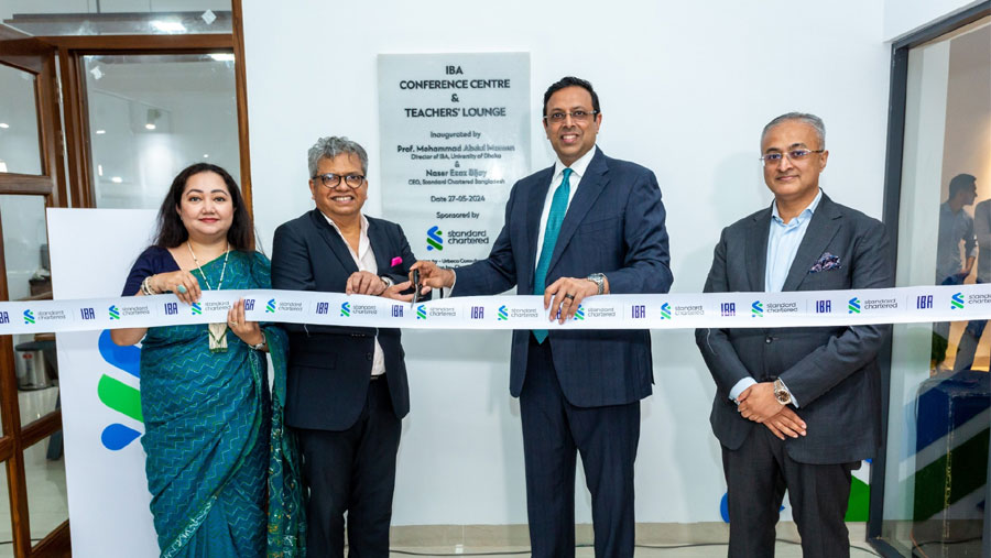 Standard Chartered invests in future of business education at IBA