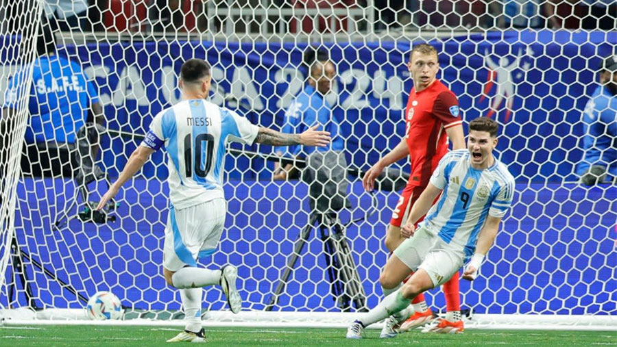 Argentina begin Copa America defence with win