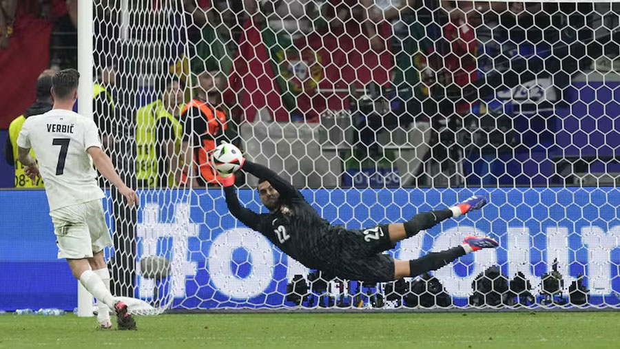 Portugal advances on penalties after 0-0 draw