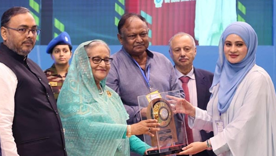 PM confers National Export Trophy on 77 exporters