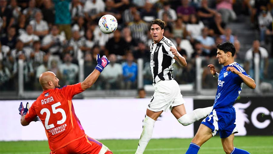 Juve beat Como 3-0 in Motta's first game