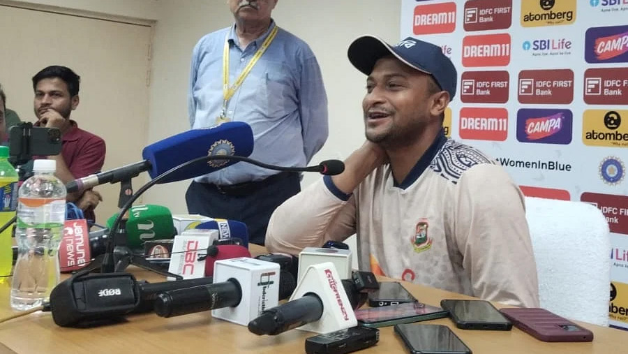 Shakib announces plan to retire from cricket