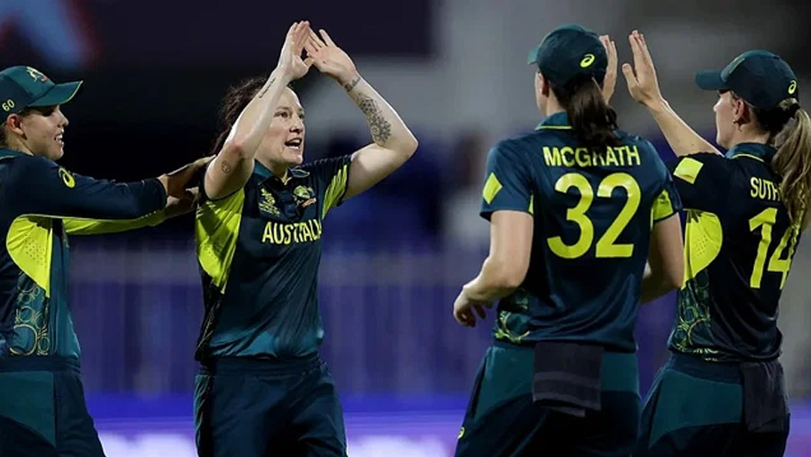 Australia thrash Kiwis in Women's T20 World Cup