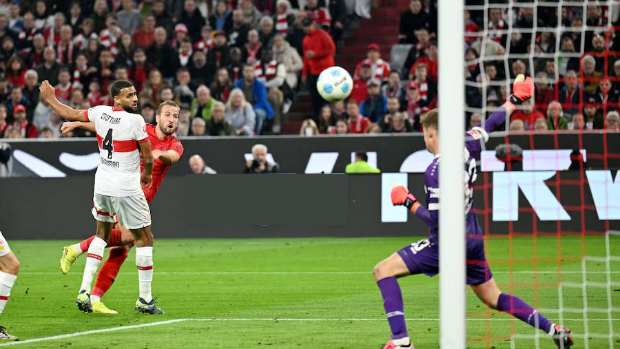 Kane nets hat-trick as Bayern beat Stuttgart