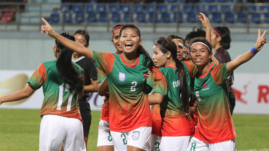 Bangladesh women reach semis as group winner